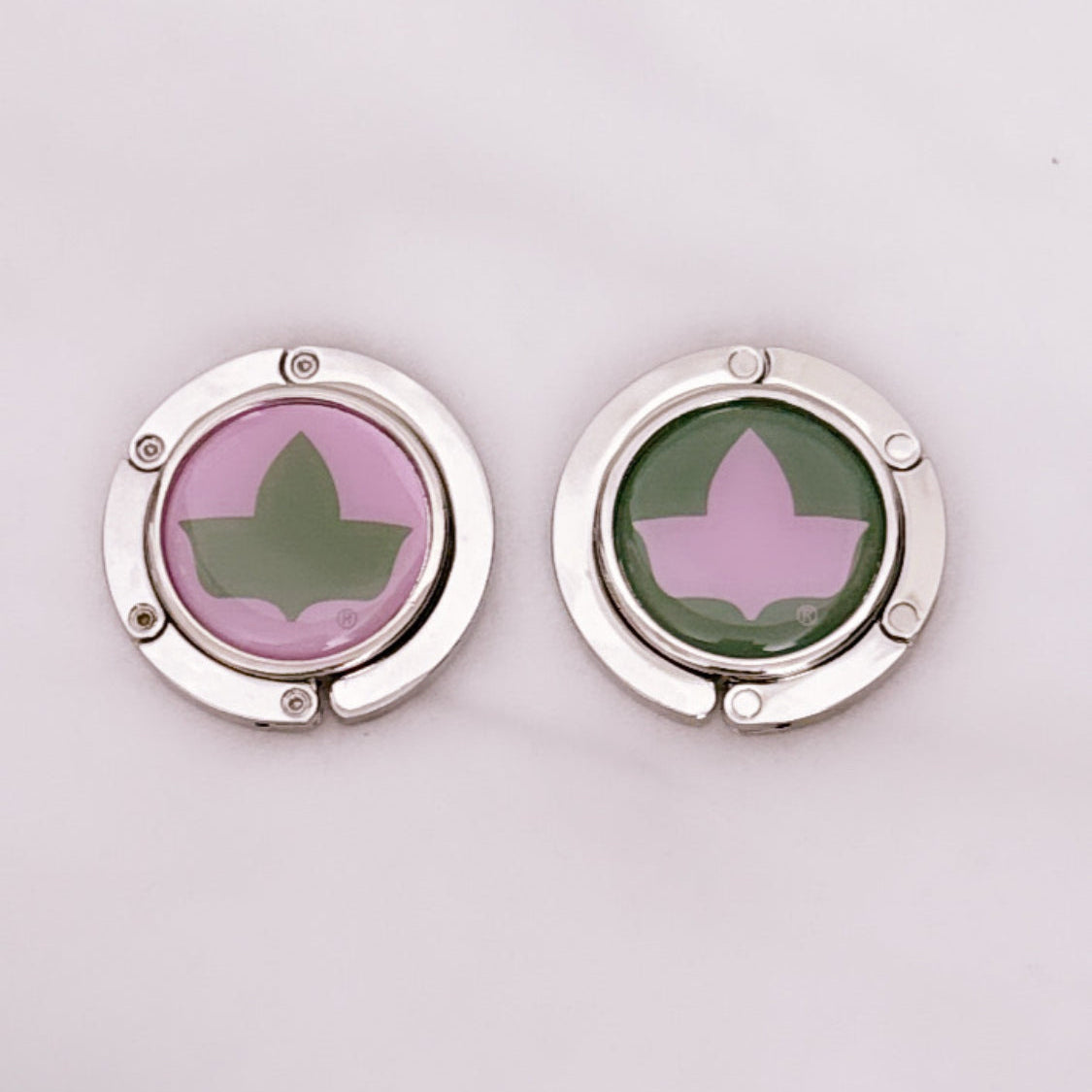 Alpha Kappa Alpha® Ivy Purse Hanger – Silver Foldable Hook