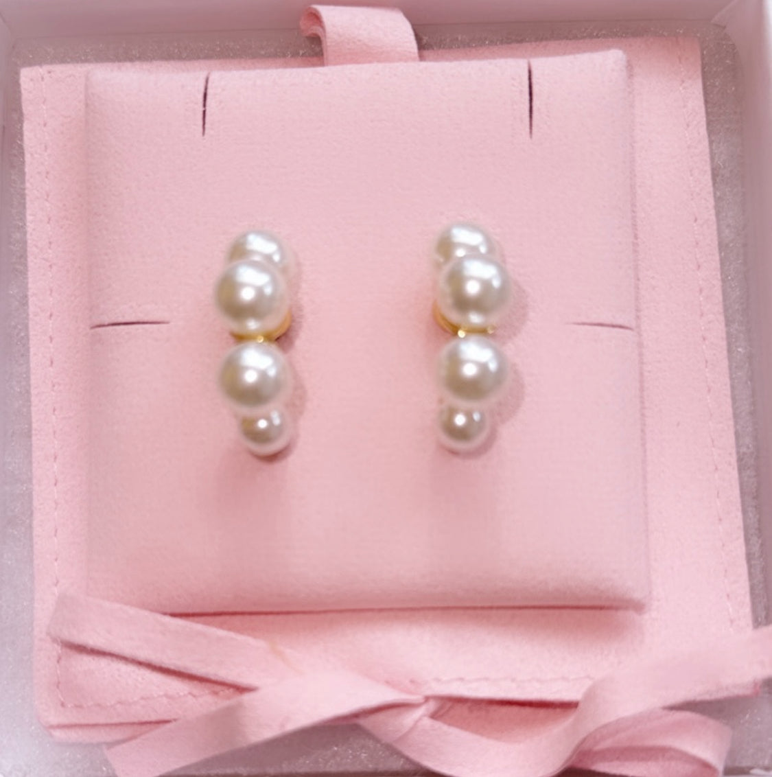 Chunky Stainless Steel Imitation Pearl Stud Earrings - 18K Gold Plated